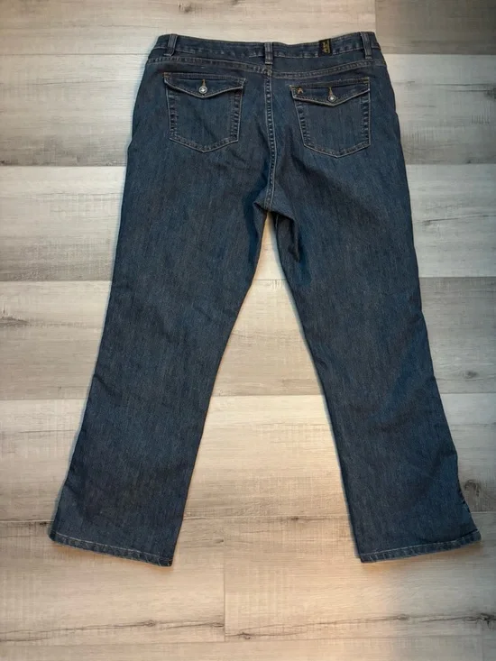 Aura from the Women at Wrangler Bootcut Jeans Size 14 Short Dark Wash - Picture 2 of 8